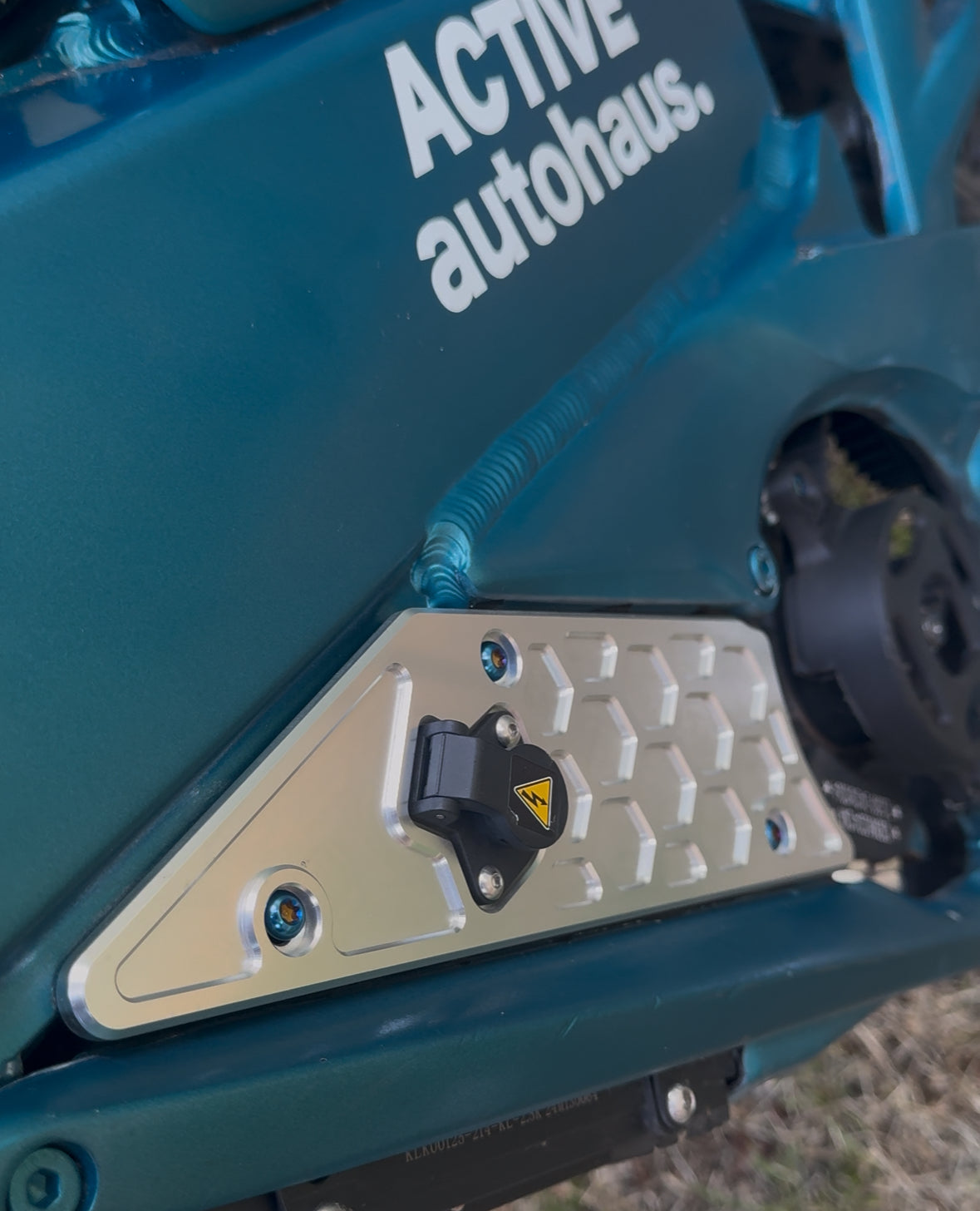 TALARIA XXX SIDE PANEL TITANIUM